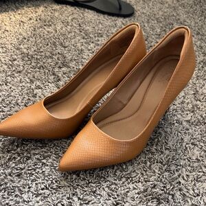 Nordstrom Tan Textured Pointed-Toe Pumps